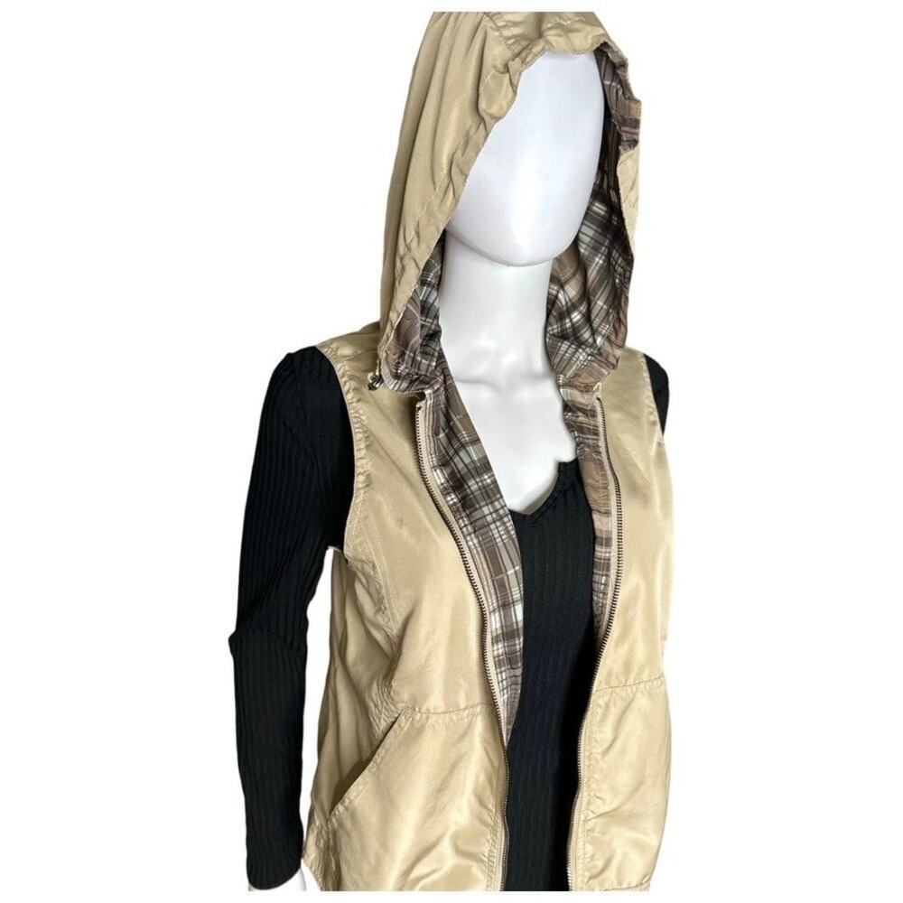Kenneth Cole New York medium Sleeveless beige hooded vest lined w brown plaid
